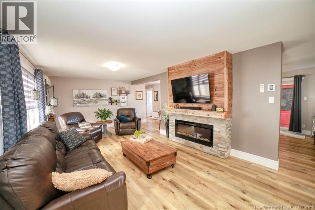 122 Rue Dejardins Street, Petit-Rocher, New Brunswick  E8J 1M8 - Photo 11 - NB136327