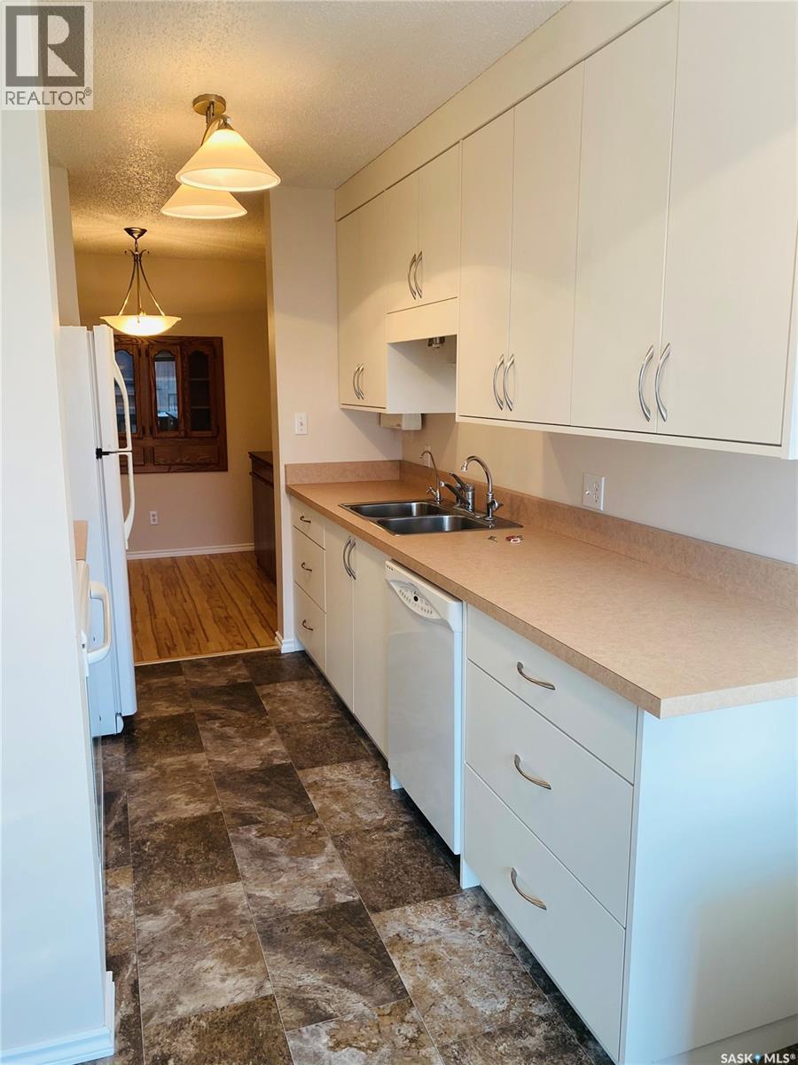 7 111 Fenson Crescent, Yorkton, Saskatchewan  S3N 3S4 - Photo 3 - SK031952