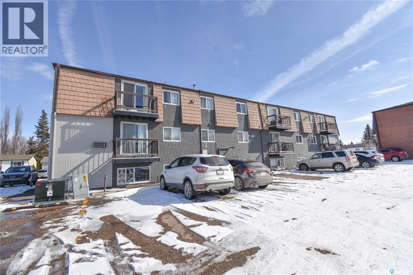 18 116 Acadia Court, Saskatoon, Saskatchewan  S7H 4T7 - Photo 2 - SK031935