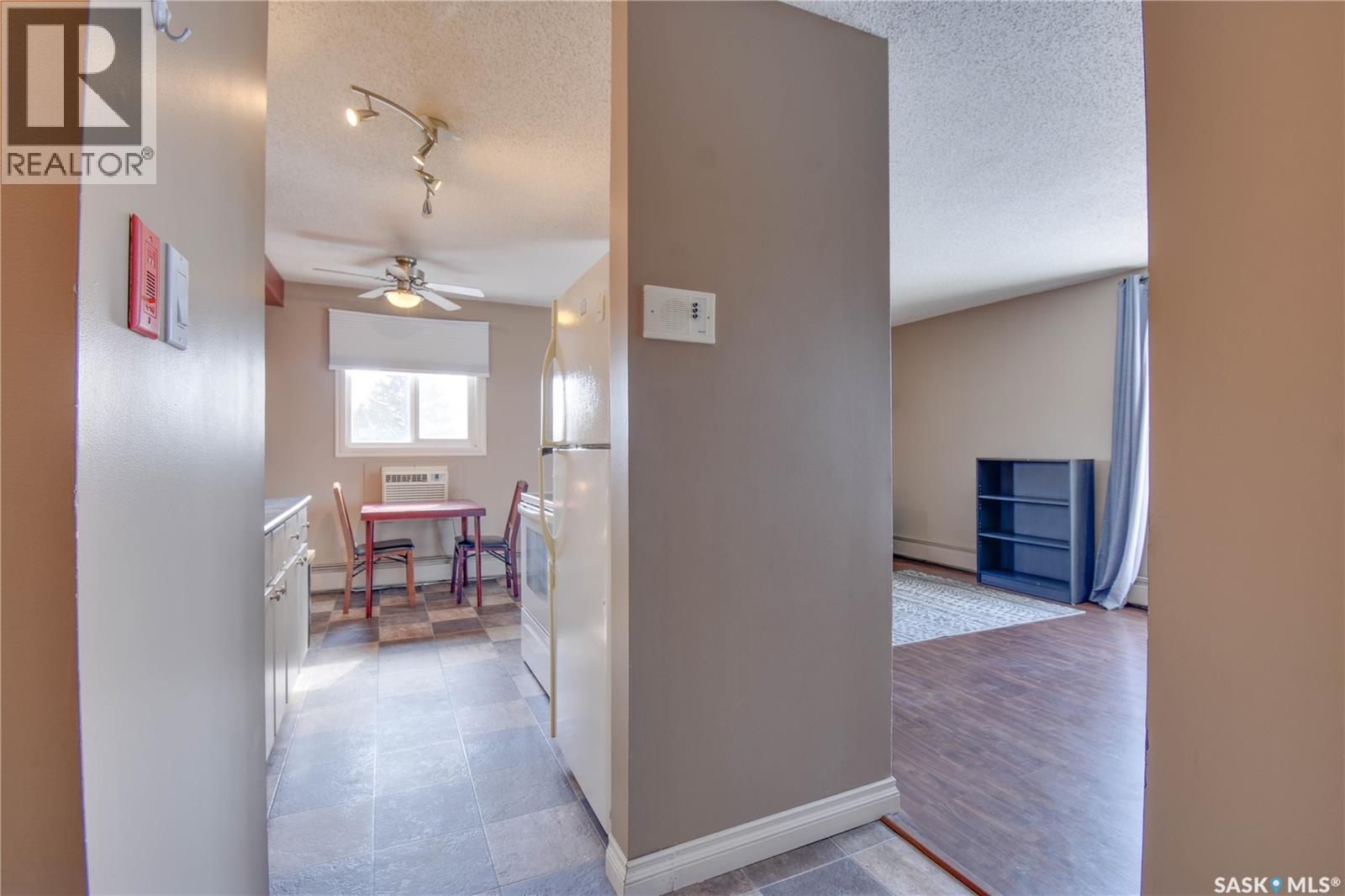 18 116 Acadia Court, Saskatoon, Saskatchewan  S7H 4T7 - Photo 3 - SK031935