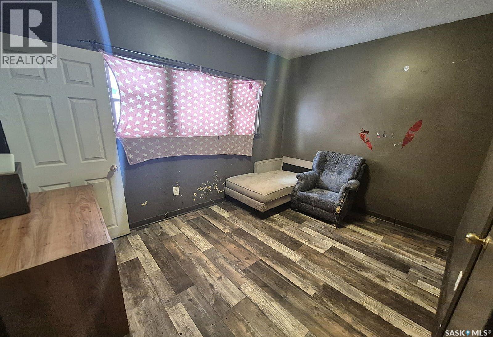 603 20th Street W, Prince Albert, Saskatchewan  S6V 4H4 - Photo 4 - SK031844