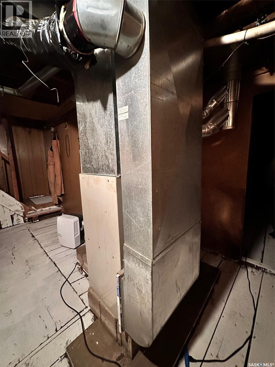 64 1st Avenue E, Leoville, Saskatchewan  S0J 1N0 - Photo 11 - SK031767