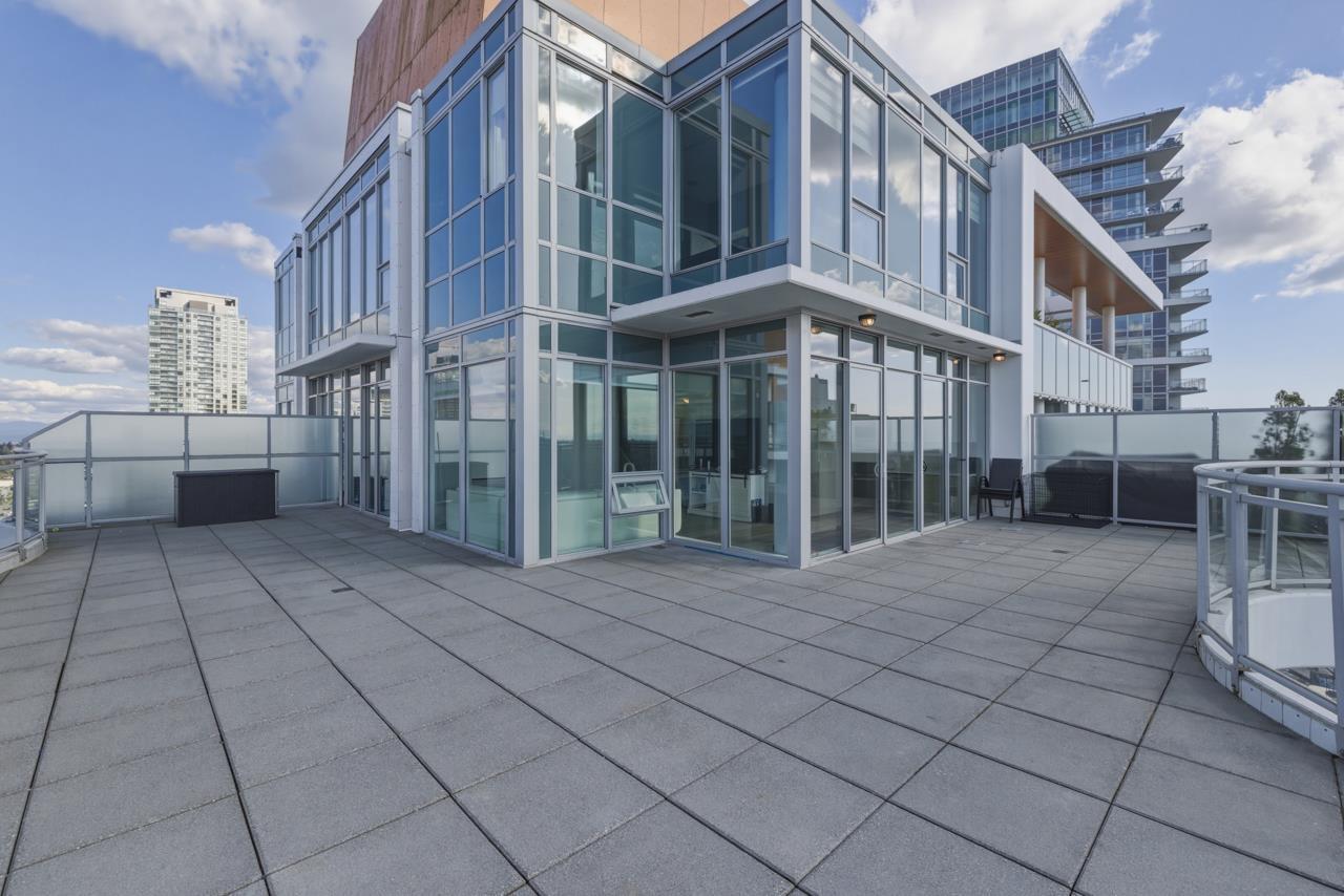 2701 13303 CENTRAL AVENUE, Surrey, British Columbia