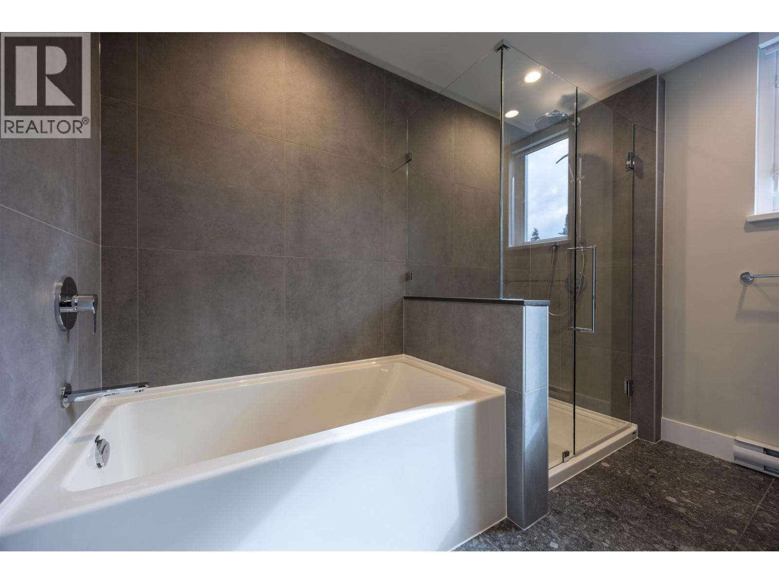 102 2322 Emery Court, North Vancouver, British Columbia  V7J 0G3 - Photo 23 - R3104876