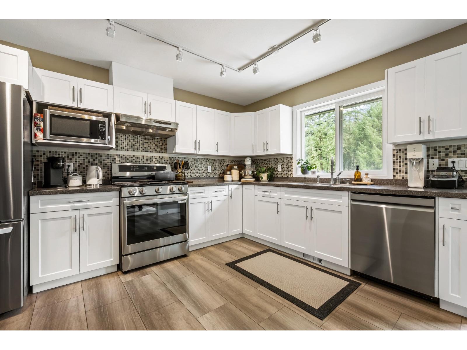 295 Forrest Crescent, Hope, Hope, British Columbia  V0X 1L4 - Photo 14 - R3106470