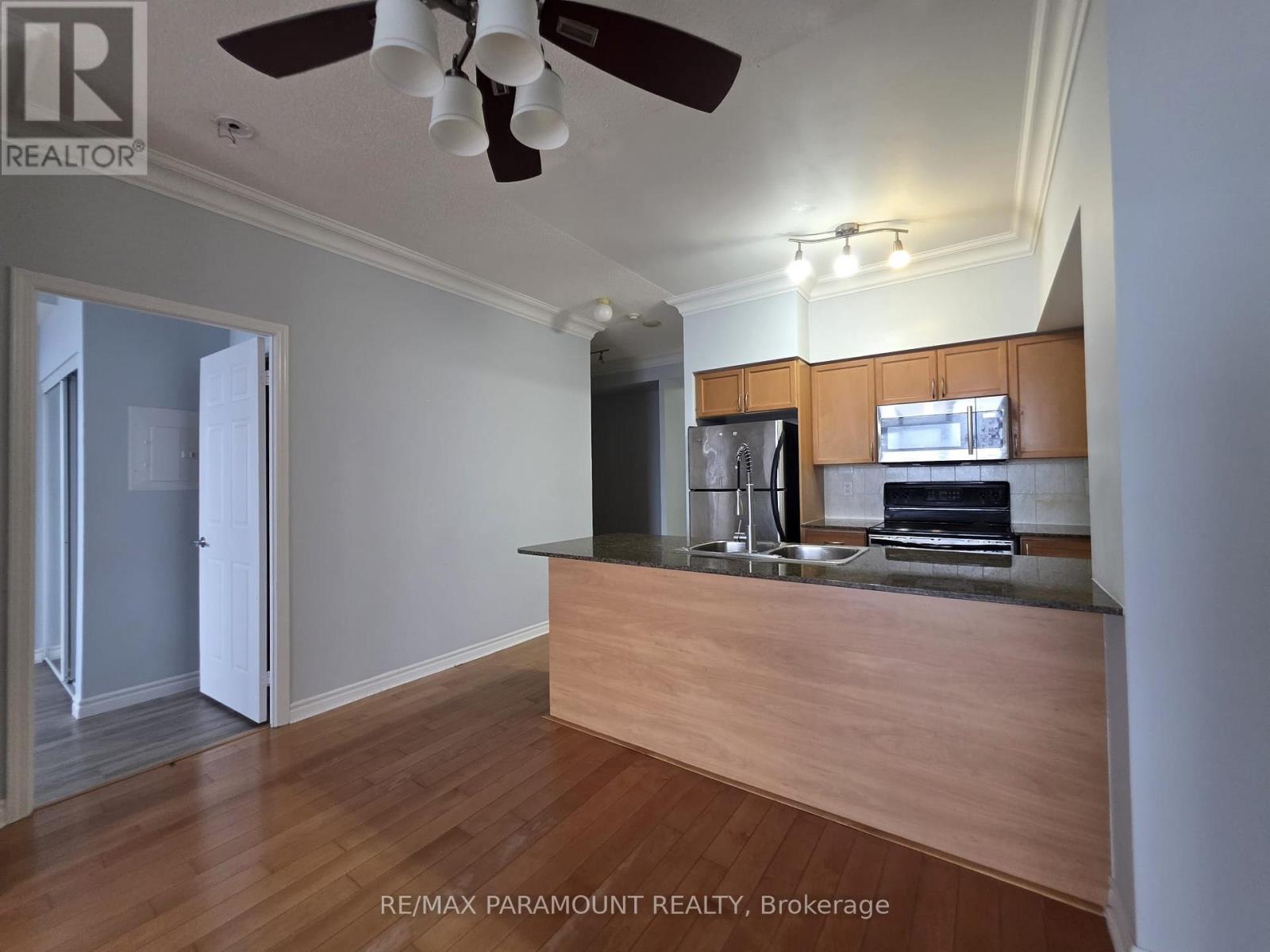 2303 - 388 Prince Of Wales Drive, Mississauga, Ontario  L5B 0A1 - Photo 2 - W12952472