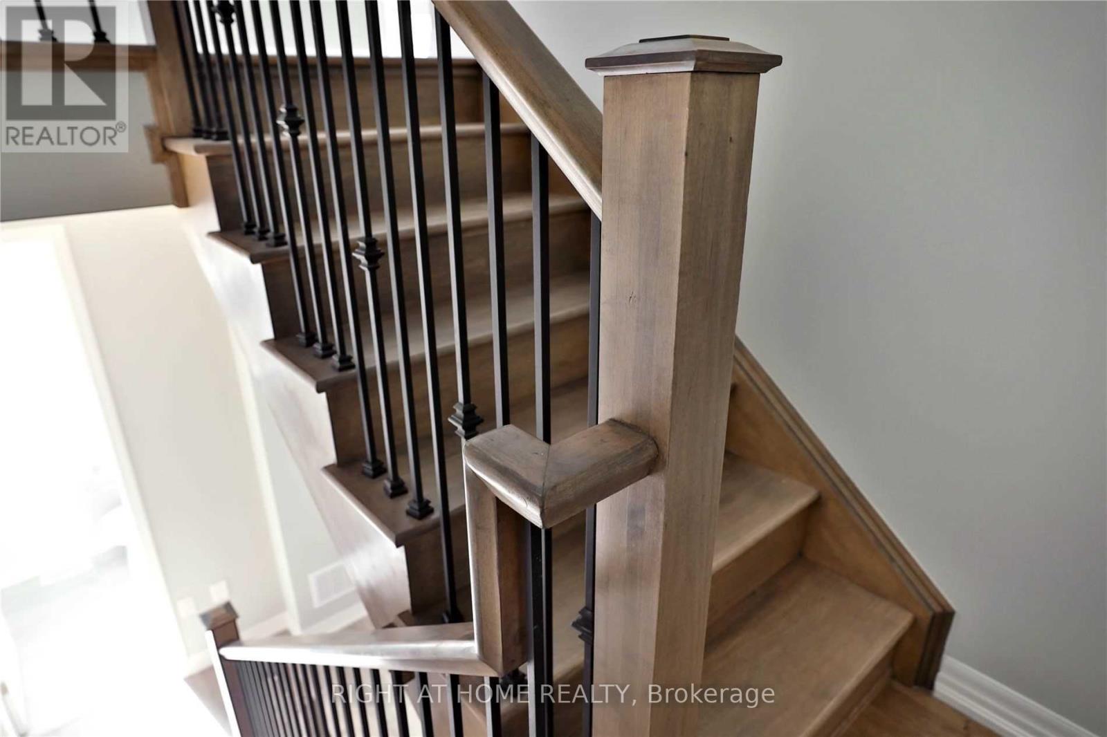 #7 - 92 Huguenot Road, Oakville, Ontario  L6H 0M3 - Photo 12 - W12952478