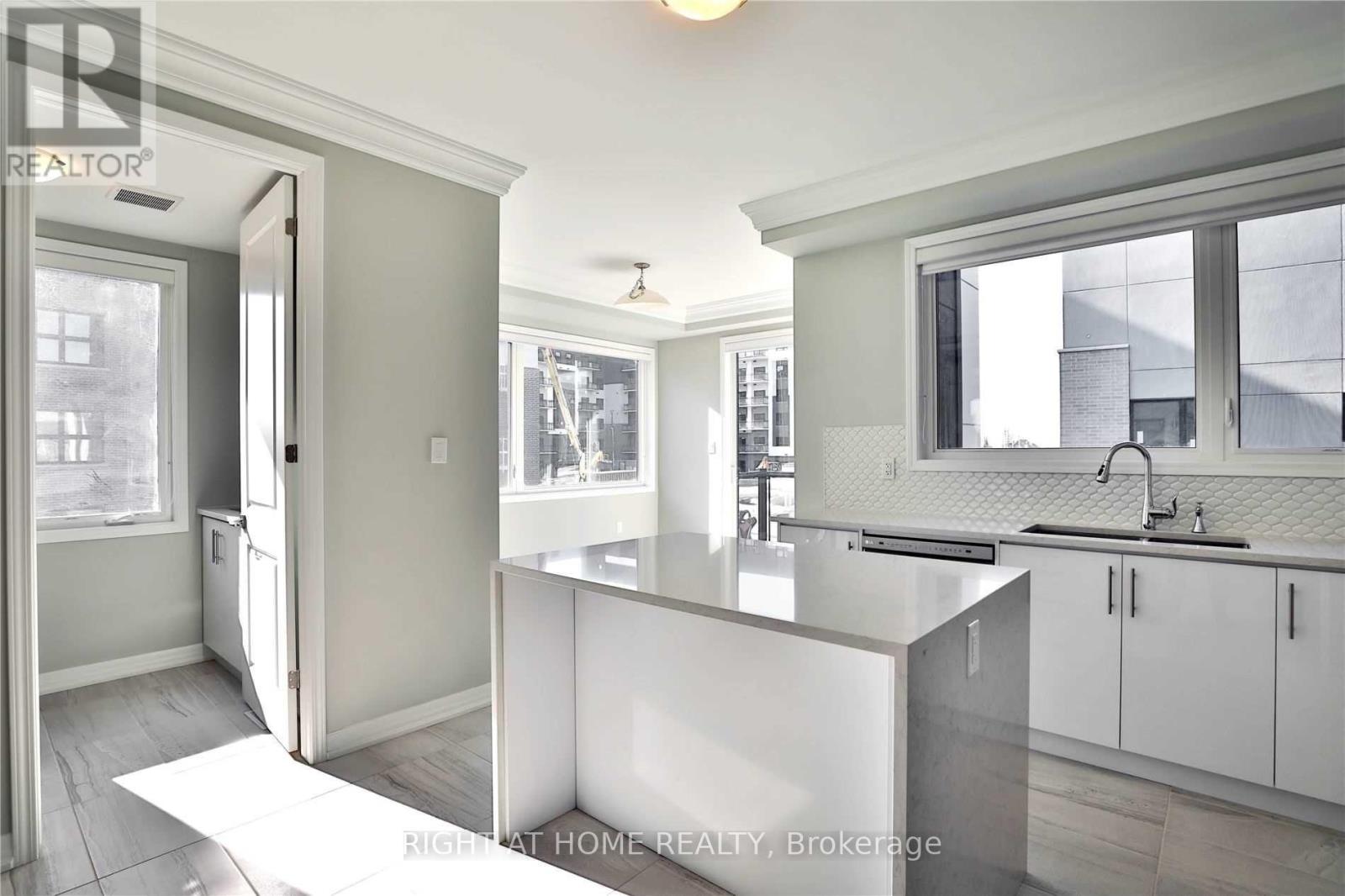 #7 - 92 Huguenot Road, Oakville, Ontario  L6H 0M3 - Photo 19 - W12952478