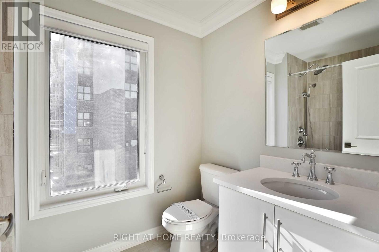 #7 - 92 Huguenot Road, Oakville, Ontario  L6H 0M3 - Photo 29 - W12952478