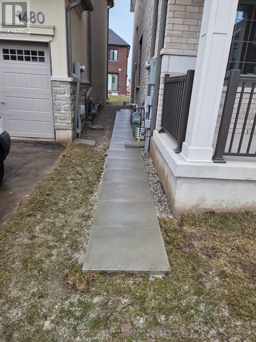 1476 Melville Bonus Crescent, Milton, Ontario  L9E 2H4 - Photo 2 - W12952516