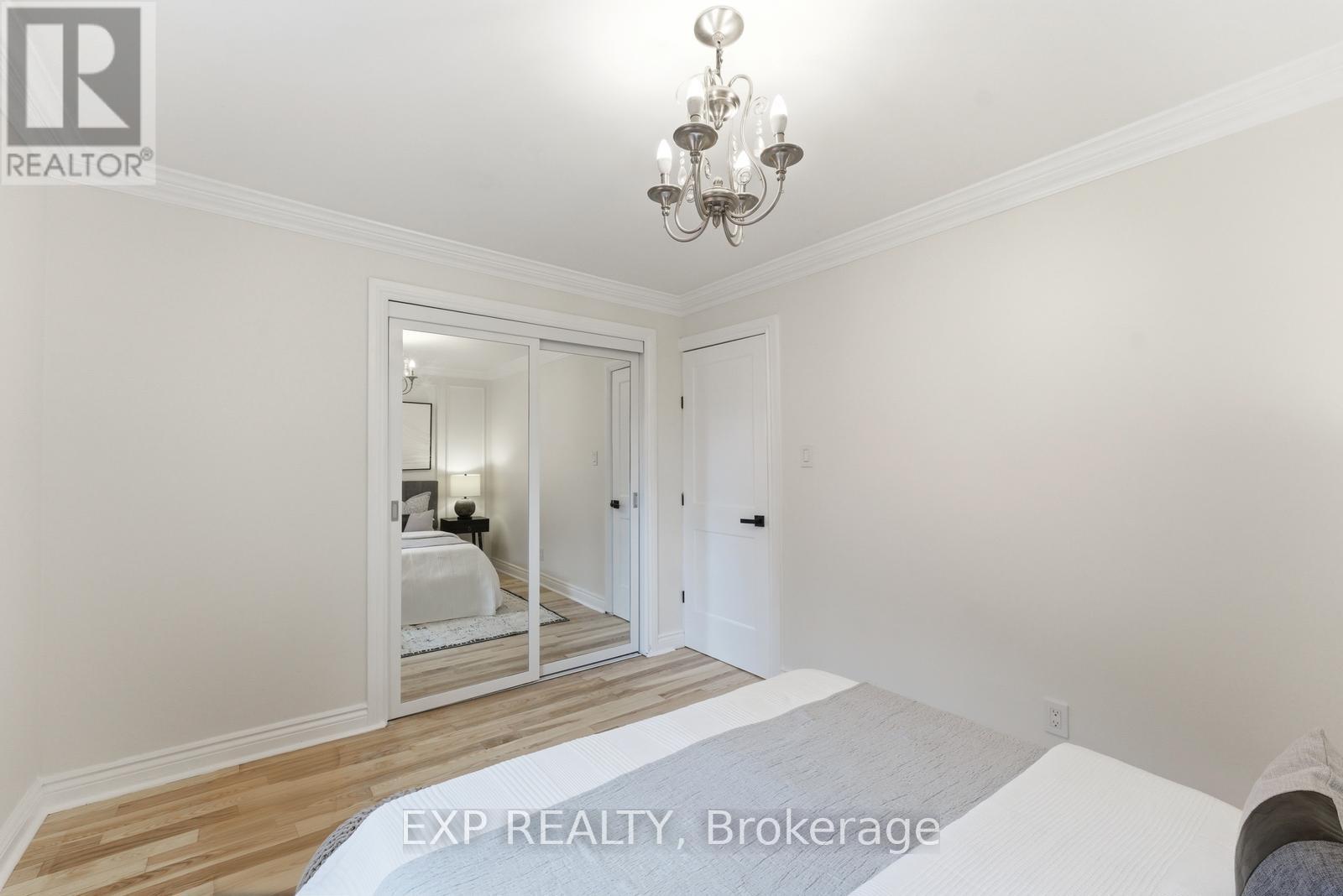 32 Victoria Boulevard, Toronto, Ontario  M6M 2C1 - Photo 16 - W12952534