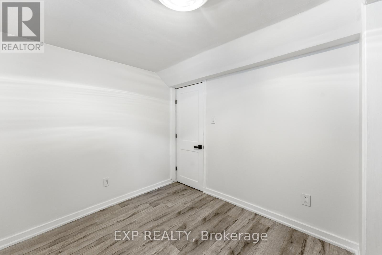 32 Victoria Boulevard, Toronto, Ontario  M6M 2C1 - Photo 26 - W12952534