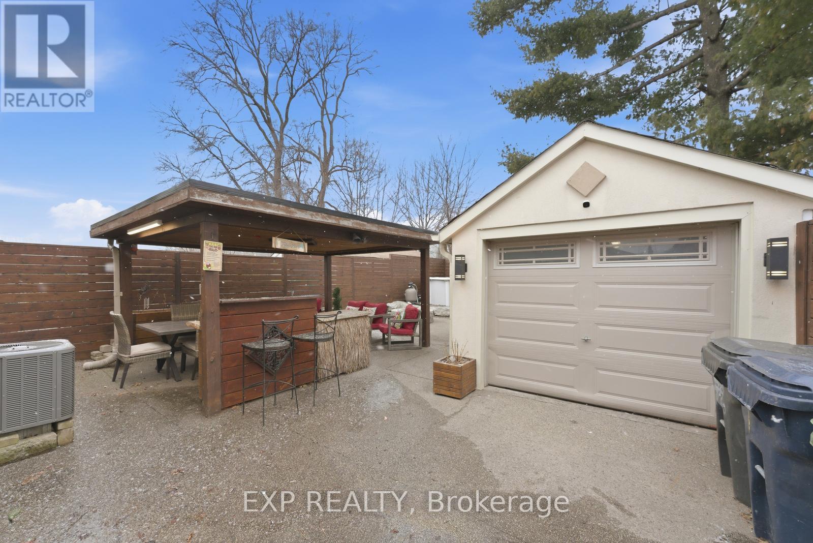 32 Victoria Boulevard, Toronto, Ontario  M6M 2C1 - Photo 32 - W12952534