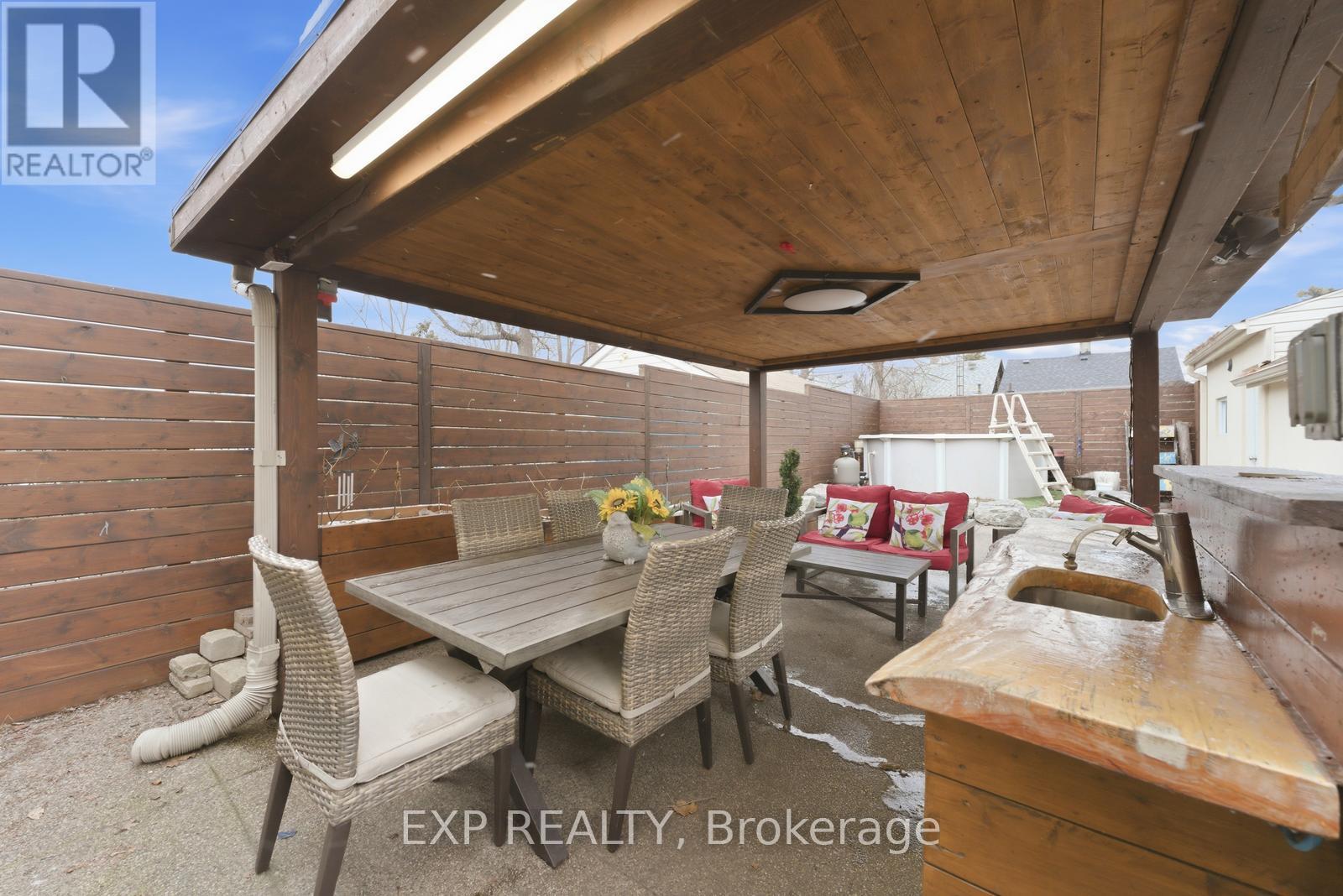 32 Victoria Boulevard, Toronto, Ontario  M6M 2C1 - Photo 35 - W12952534