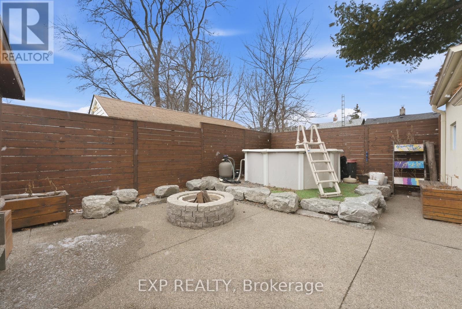 32 Victoria Boulevard, Toronto, Ontario  M6M 2C1 - Photo 37 - W12952534