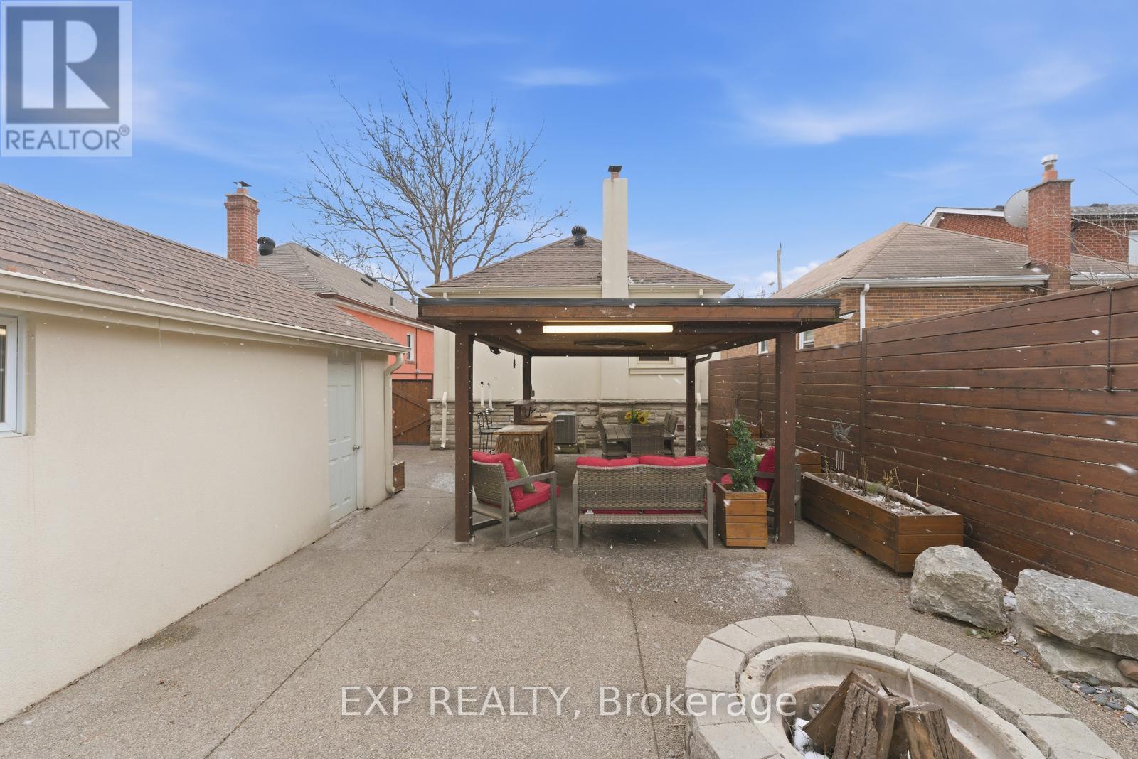 32 Victoria Boulevard, Toronto, Ontario  M6M 2C1 - Photo 38 - W12952534