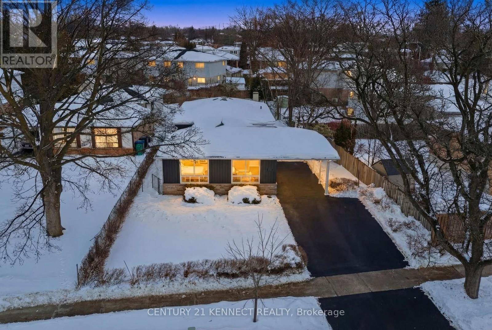 2121 BAYNHAM COURT, Mississauga, Ontario