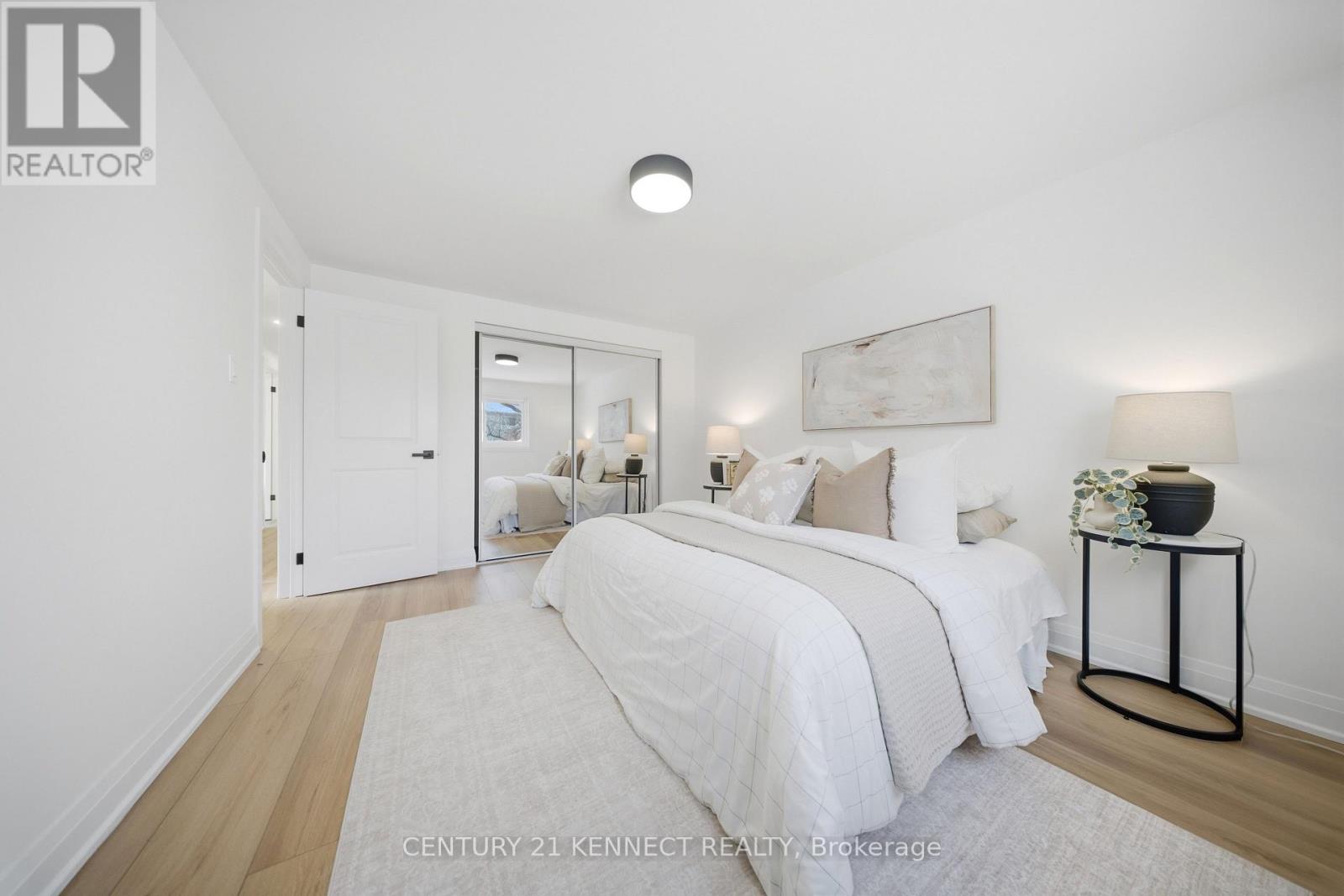 2121 Baynham Court, Mississauga, Ontario  L5A 1H1 - Photo 13 - W12952538