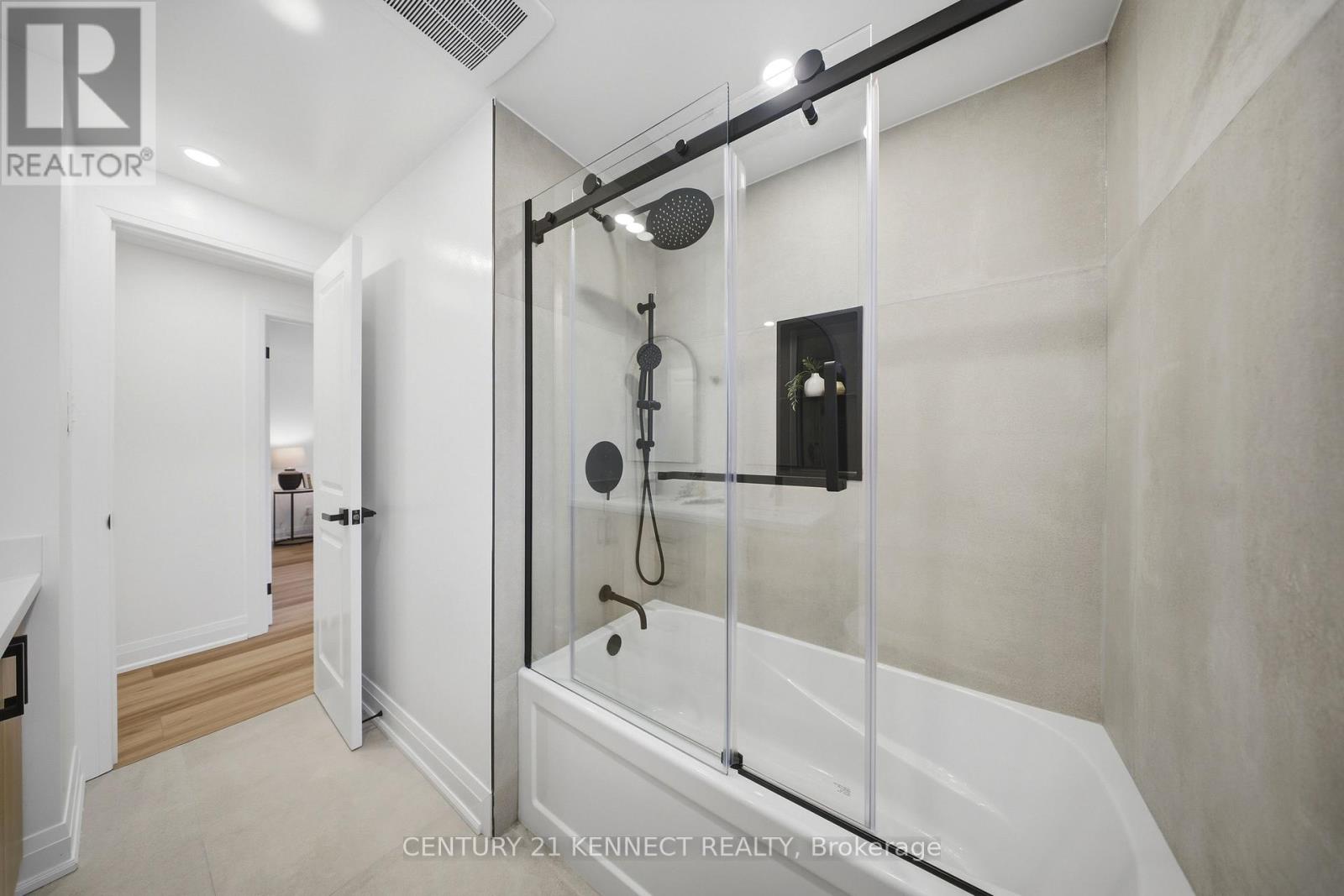 2121 Baynham Court, Mississauga, Ontario  L5A 1H1 - Photo 19 - W12952538