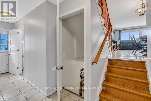 129 Milady Road, Toronto, Ontario  M9L 2J1 - Photo 27 - W12952542