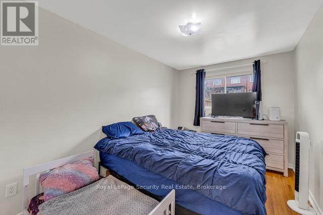 129 Milady Road, Toronto, Ontario  M9L 2J1 - Photo 32 - W12952542