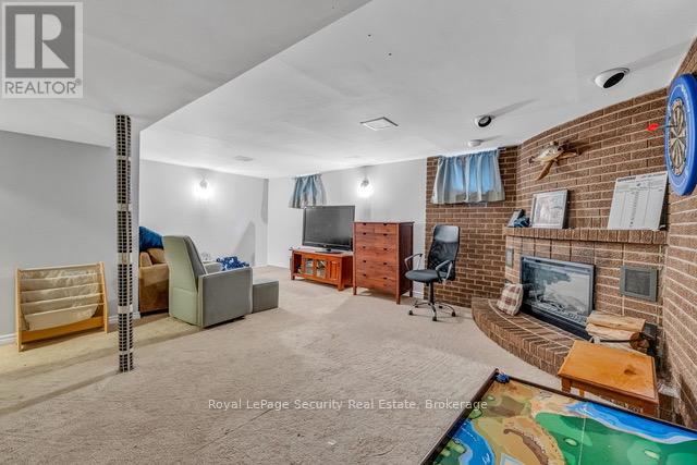 129 Milady Road, Toronto, Ontario  M9L 2J1 - Photo 36 - W12952542