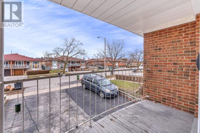 129 Milady Road, Toronto, Ontario  M9L 2J1 - Photo 41 - W12952542