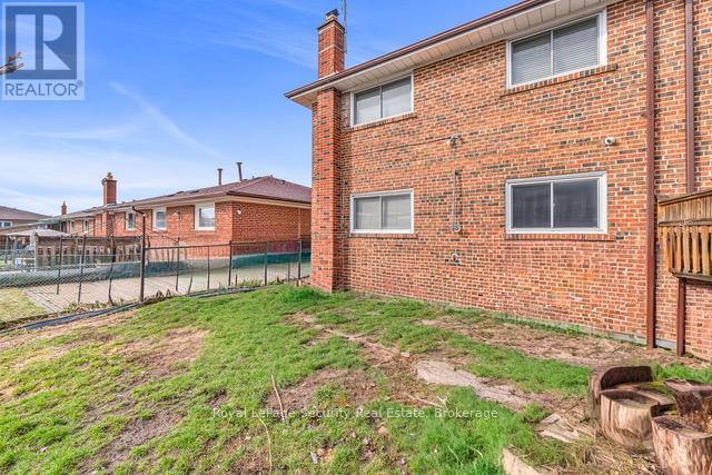 129 Milady Road, Toronto, Ontario  M9L 2J1 - Photo 45 - W12952542