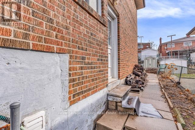 129 Milady Road, Toronto, Ontario  M9L 2J1 - Photo 46 - W12952542