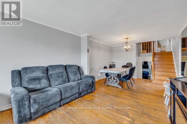 129 Milady Road, Toronto, Ontario  M9L 2J1 - Photo 5 - W12952542