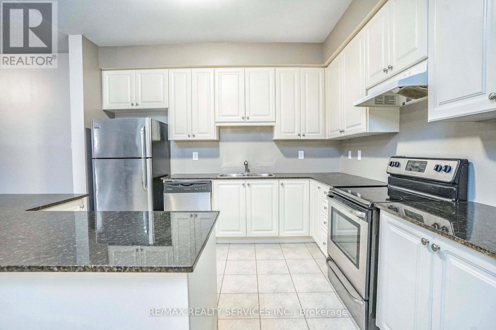 6 Birchfield Crescent, Caledon, Ontario  L7C 3P6 - Photo 16 - W12952546