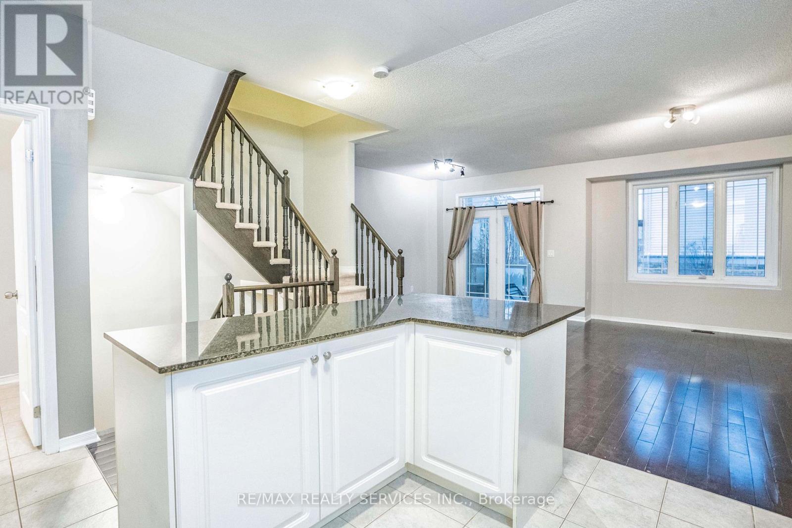 6 Birchfield Crescent, Caledon, Ontario  L7C 3P6 - Photo 17 - W12952546