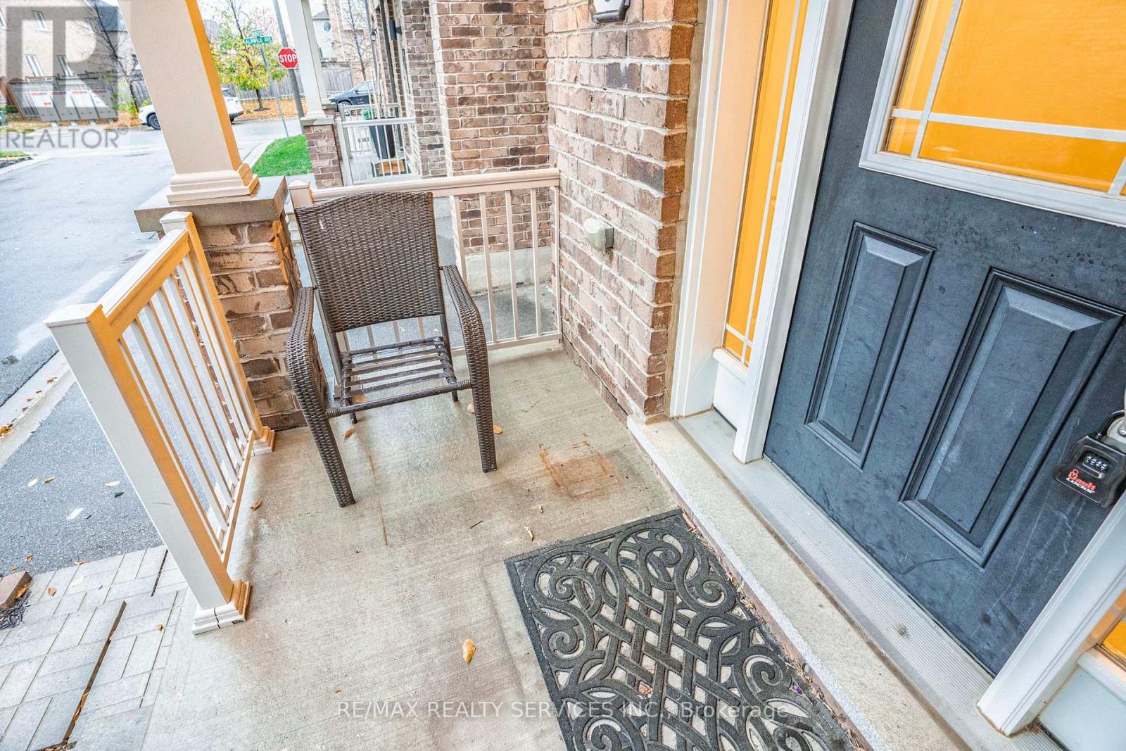 6 Birchfield Crescent, Caledon, Ontario  L7C 3P6 - Photo 4 - W12952546