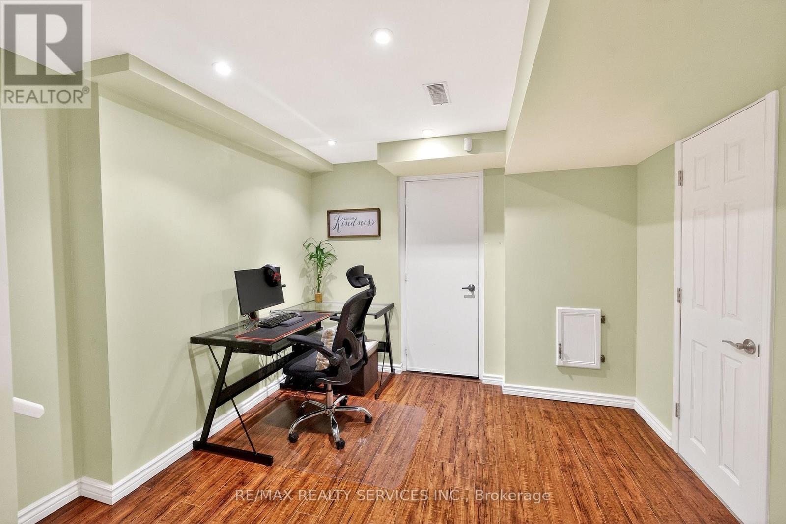 99 White Tail Crescent, Brampton, Ontario  L6Y 5B9 - Photo 31 - W12952570