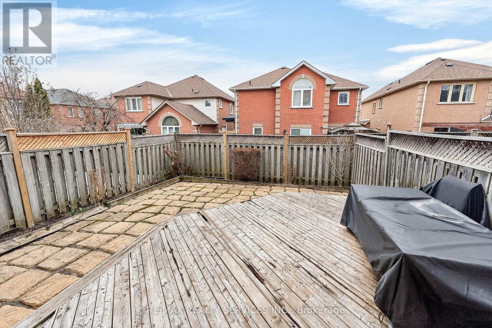 99 White Tail Crescent, Brampton, Ontario  L6Y 5B9 - Photo 36 - W12952570