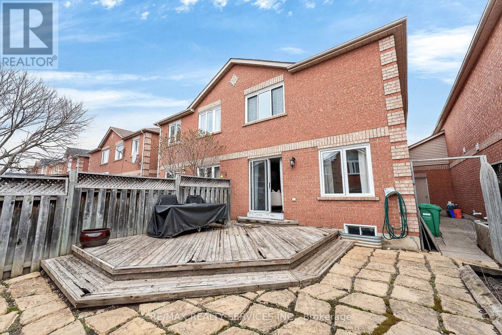 99 White Tail Crescent, Brampton, Ontario  L6Y 5B9 - Photo 38 - W12952570