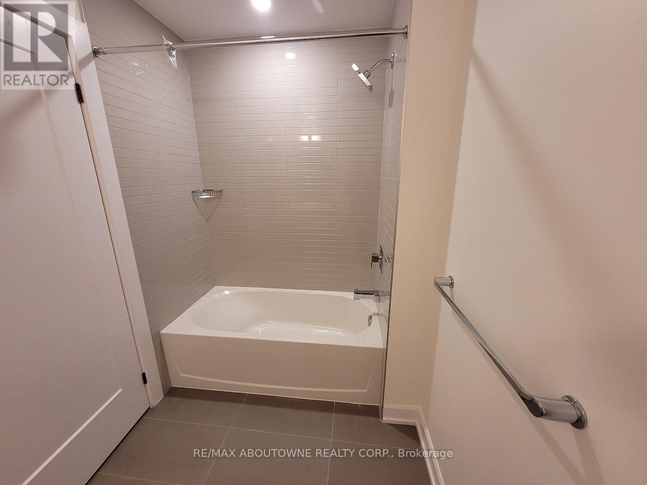 1009 - 3220 William Colston Avenue, Oakville, Ontario  L6H 7X9 - Photo 4 - W12952574