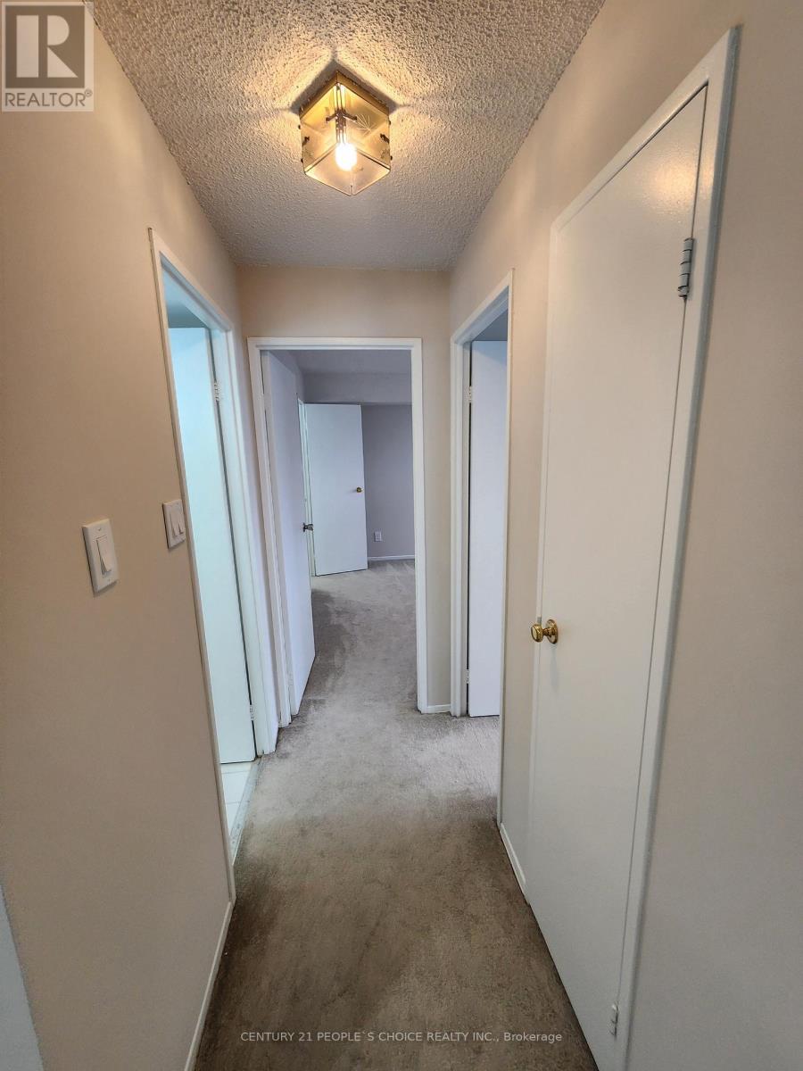 1803 - 3695 Kaneff Crescent, Mississauga, Ontario  L5A 4B6 - Photo 10 - W12952604