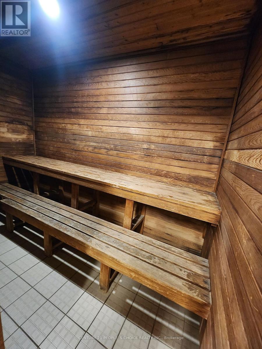 1803 - 3695 Kaneff Crescent, Mississauga, Ontario  L5A 4B6 - Photo 5 - W12952604