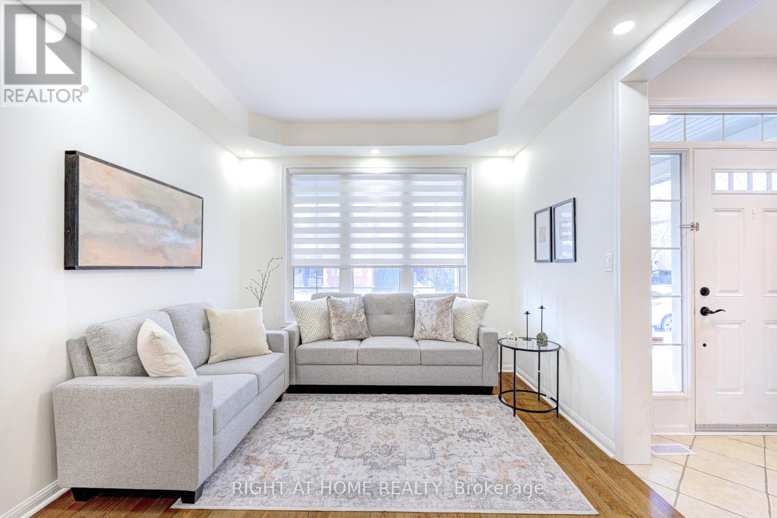 796 Rayner Court, Milton, Ontario  L9T 0N8 - Photo 5 - W12952624