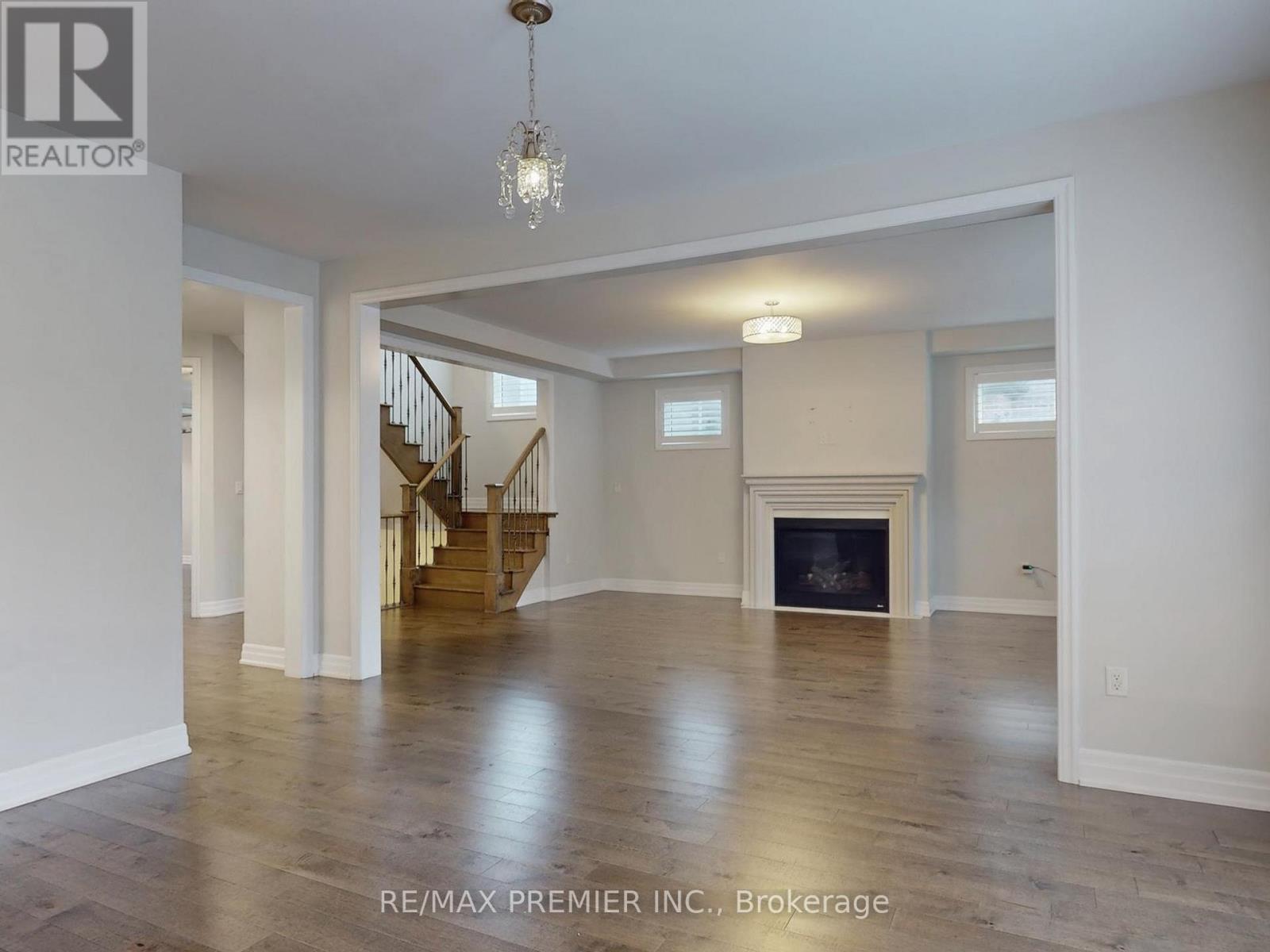 140 Magnolia Crescent, Oakville, Ontario  L6M 4M1 - Photo 13 - W12952632