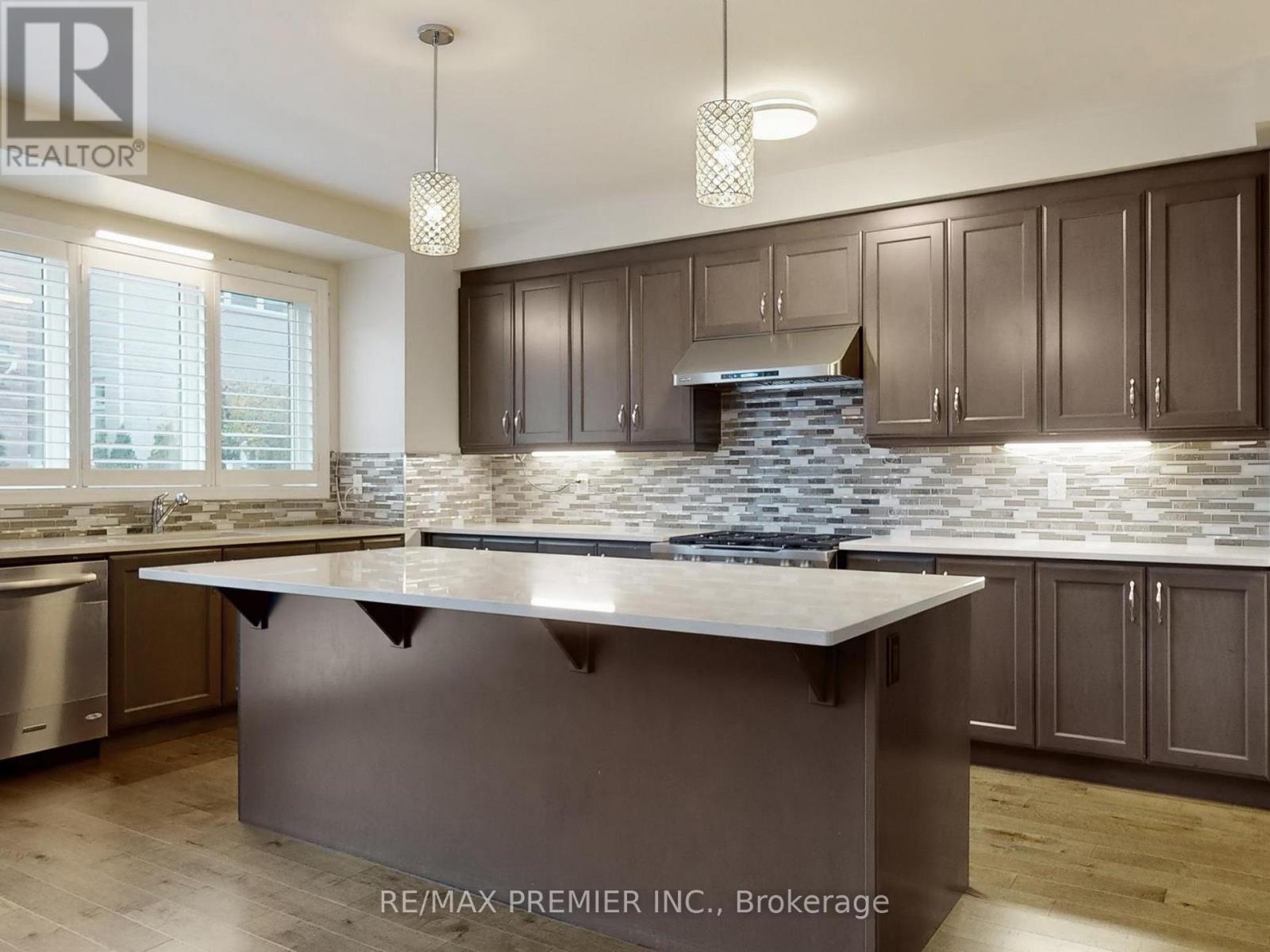 140 Magnolia Crescent, Oakville, Ontario  L6M 4M1 - Photo 14 - W12952632