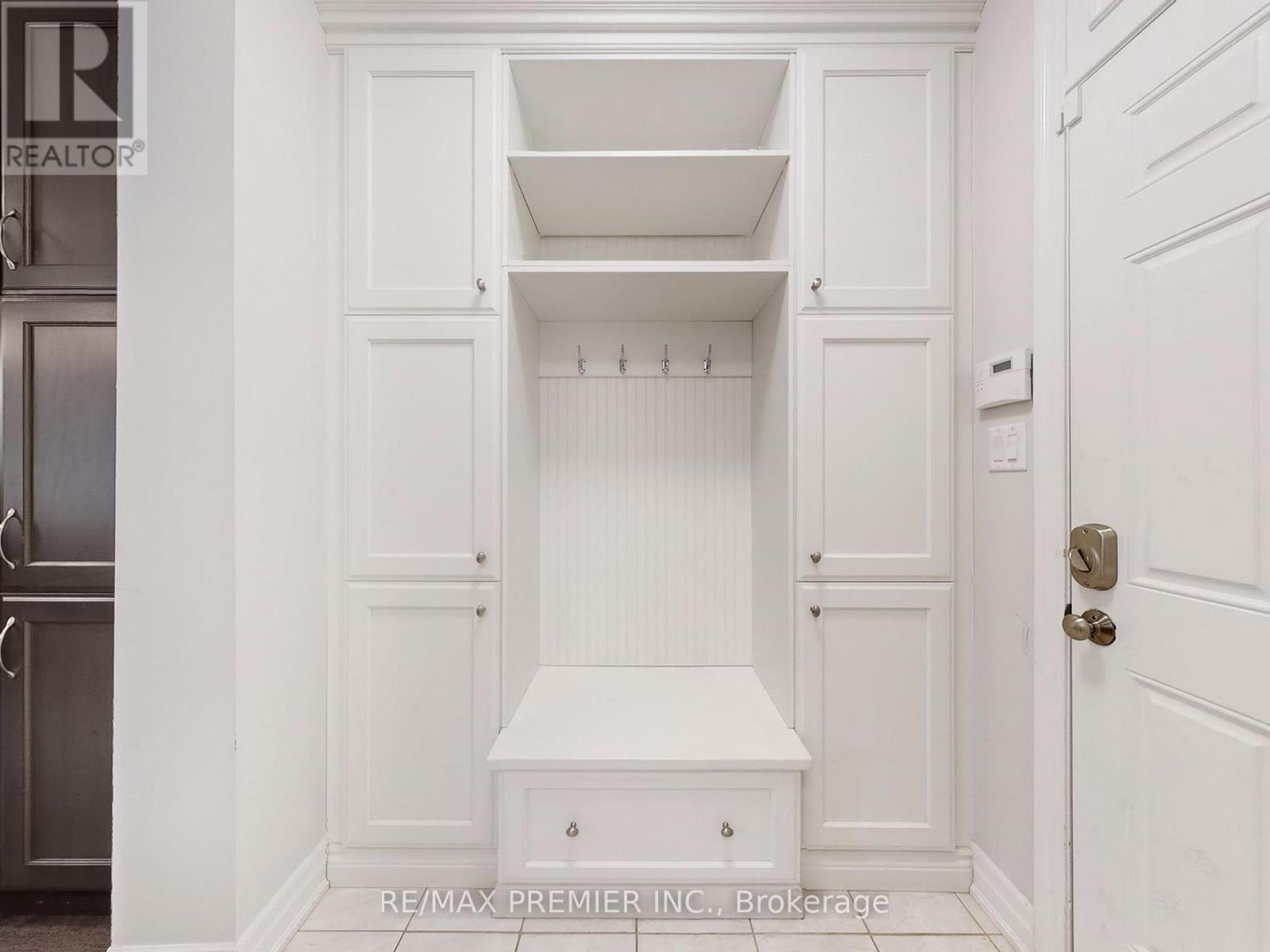 140 Magnolia Crescent, Oakville, Ontario  L6M 4M1 - Photo 18 - W12952632