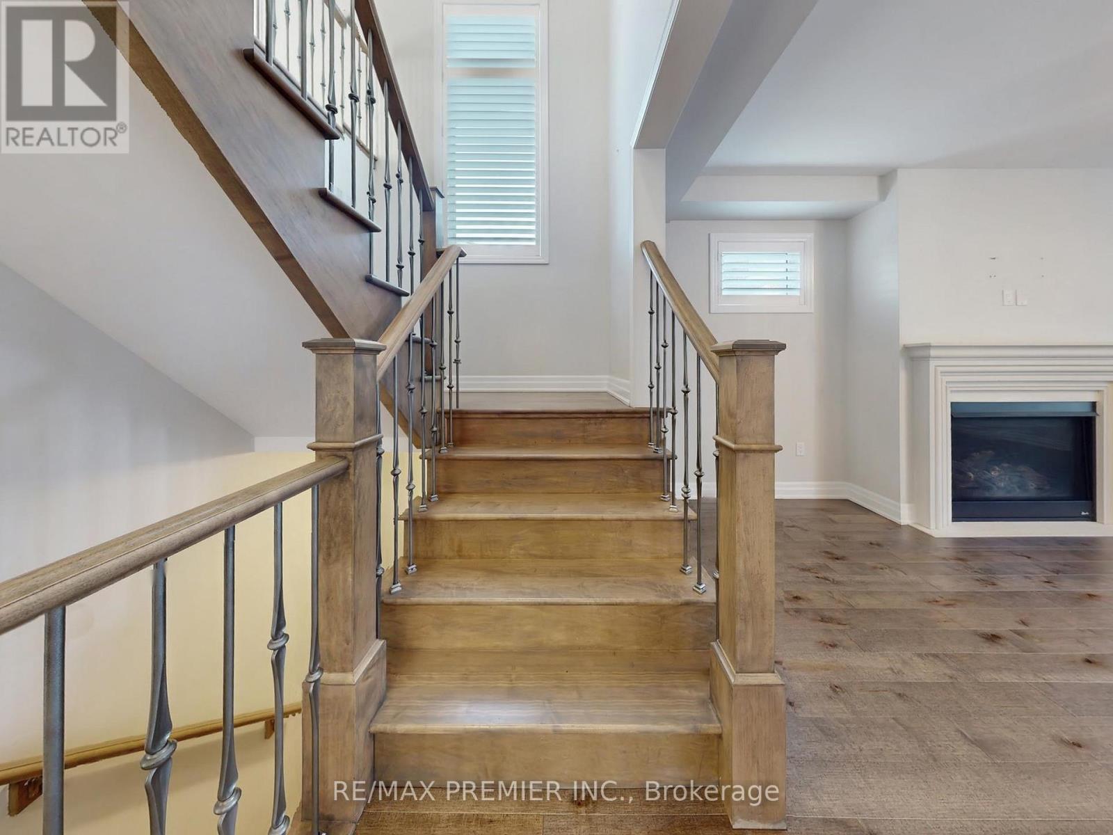 140 Magnolia Crescent, Oakville, Ontario  L6M 4M1 - Photo 19 - W12952632