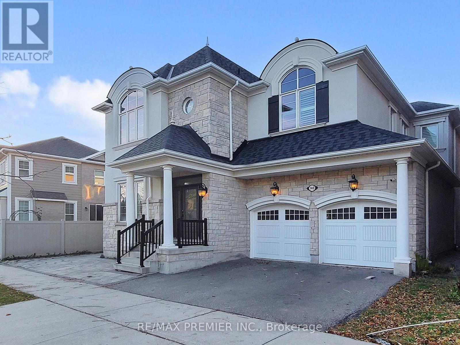 140 Magnolia Crescent, Oakville, Ontario  L6M 4M1 - Photo 2 - W12952632