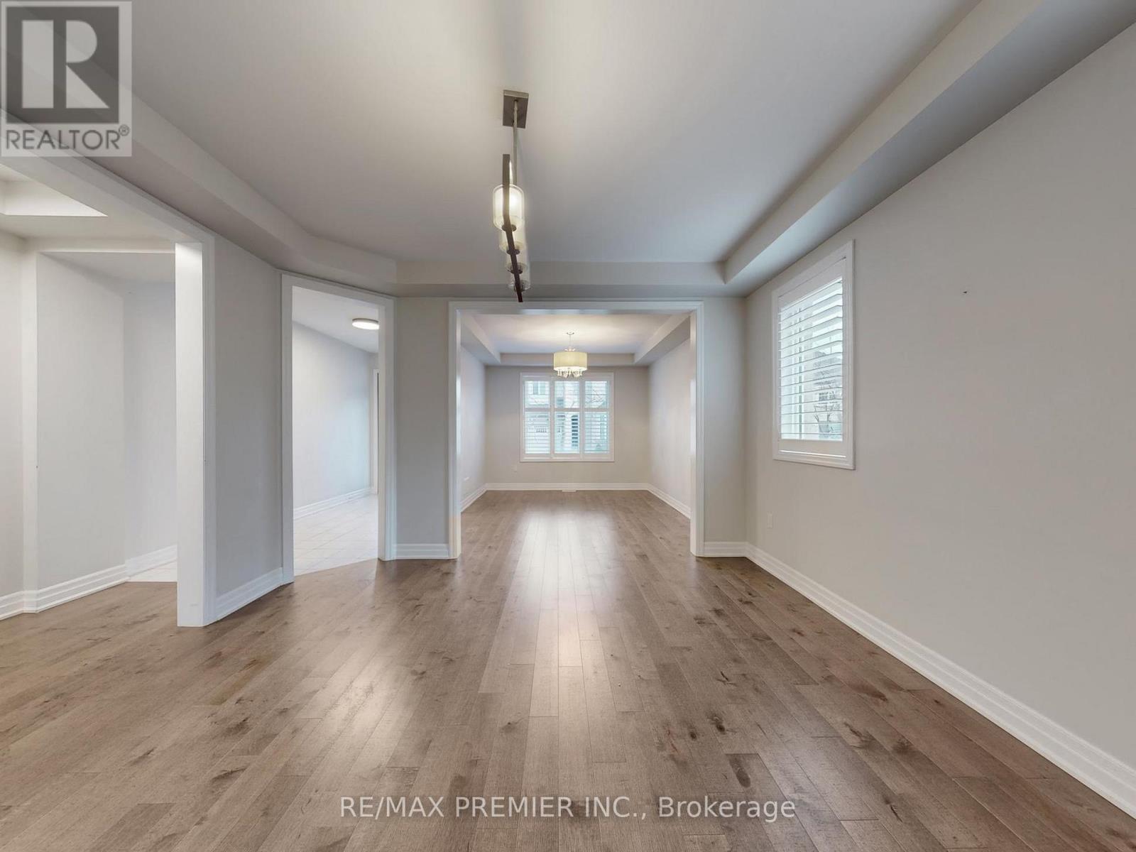 140 Magnolia Crescent, Oakville, Ontario  L6M 4M1 - Photo 9 - W12952632