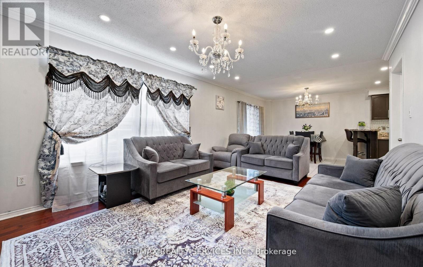 23 Edenvalley Road, Brampton, Ontario  L7A 2M6 - Photo 12 - W12952640