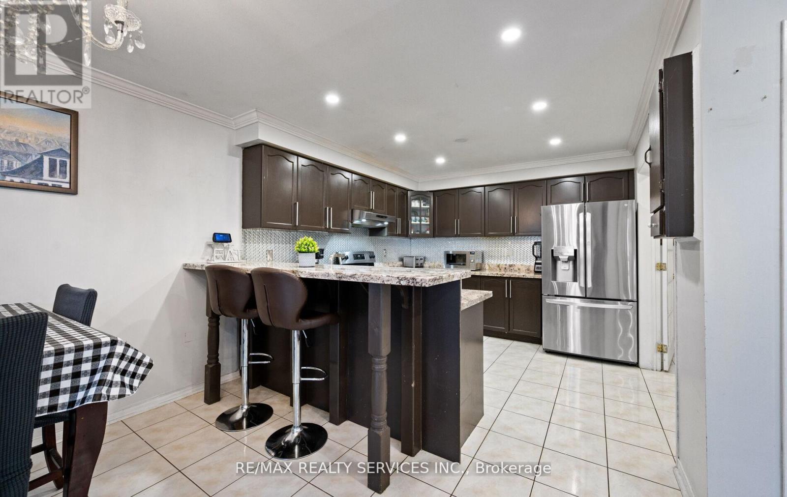 23 Edenvalley Road, Brampton, Ontario  L7A 2M6 - Photo 13 - W12952640