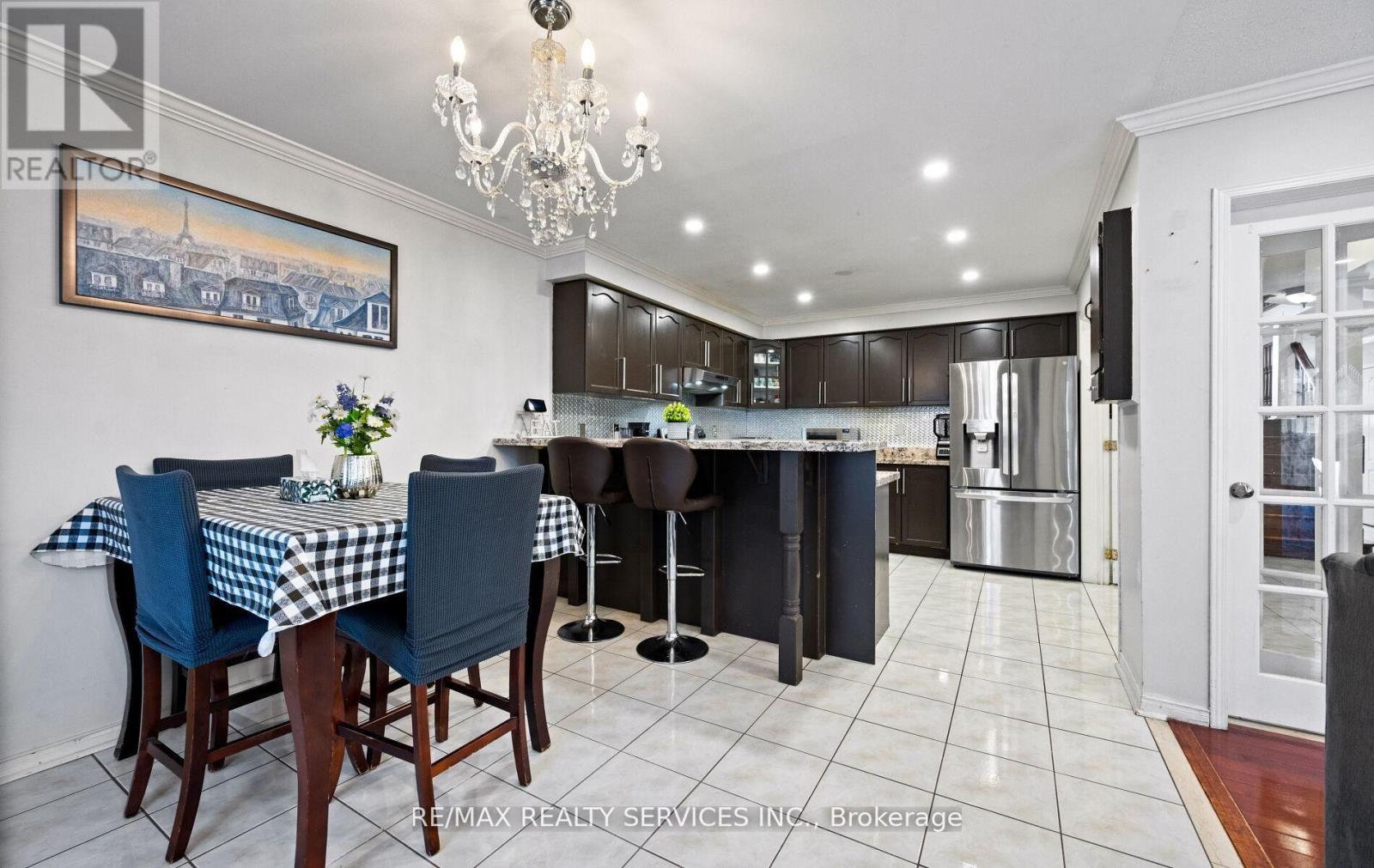 23 Edenvalley Road, Brampton, Ontario  L7A 2M6 - Photo 15 - W12952640