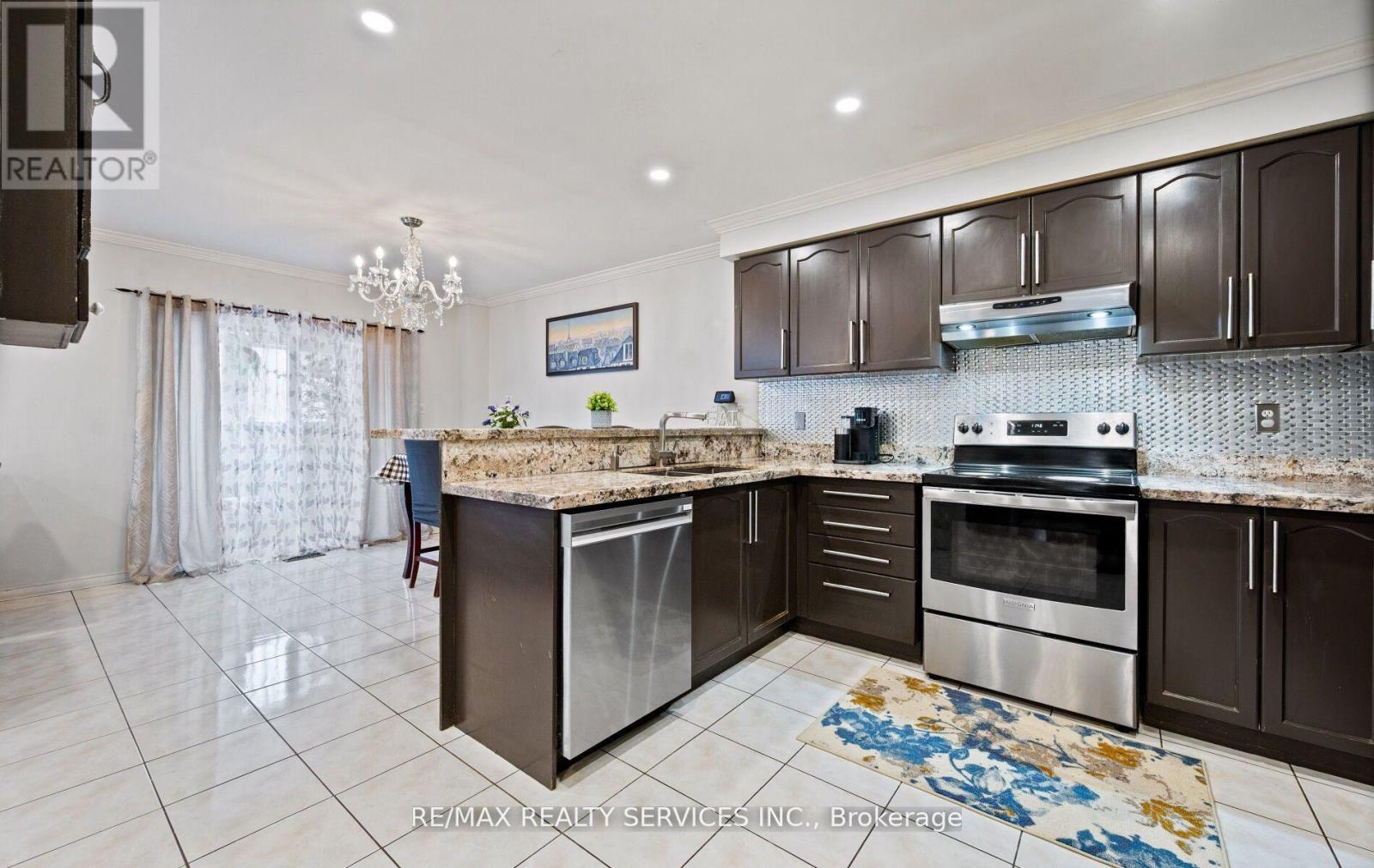 23 Edenvalley Road, Brampton, Ontario  L7A 2M6 - Photo 17 - W12952640